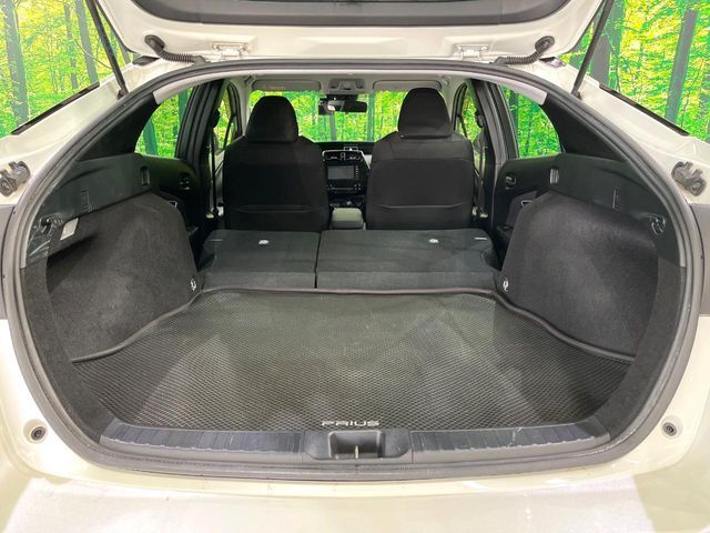 TOYOTA PRIUS 4WD 2019