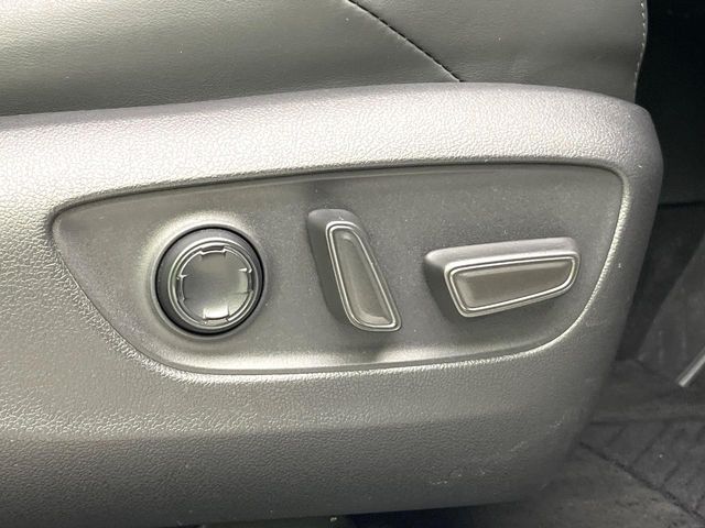 TOYOTA HARRIER 2WD 2022