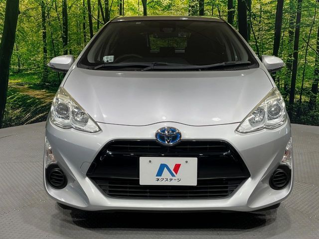 TOYOTA AQUA 2016