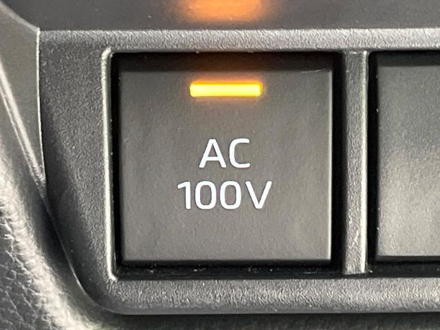 TOYOTA PRIUS 4WD 2023