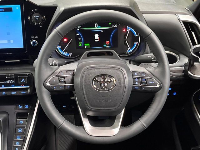 TOYOTA VOXY HYBRID 2025