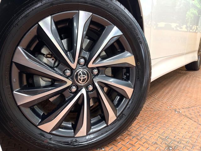 TOYOTA VOXY HYBRID 2025