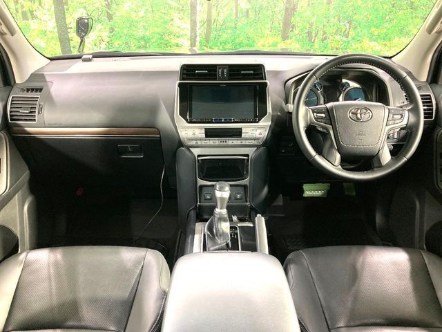 TOYOTA LANDCRUISER PRADO 2022