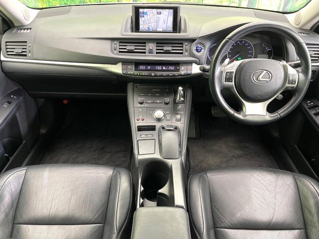 TOYOTA LEXUS CT200h 2011