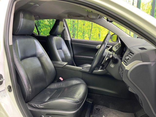 TOYOTA LEXUS CT200h 2011