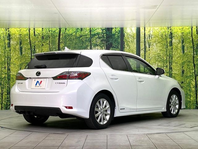 TOYOTA LEXUS CT200h 2011