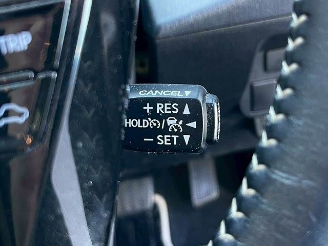 TOYOTA PRIUS Alpha 2019