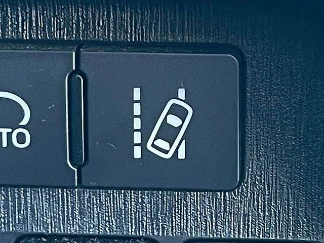 TOYOTA PRIUS Alpha 2019