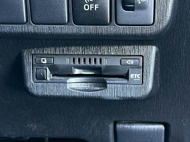 TOYOTA PRIUS Alpha 2019