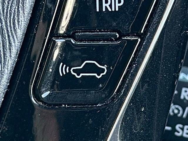 TOYOTA PRIUS Alpha 2019