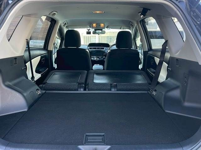 TOYOTA PRIUS Alpha 2019