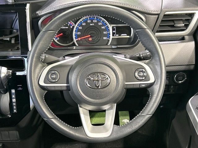 TOYOTA ROOMY 2022