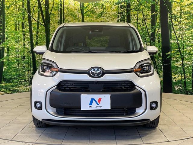 TOYOTA SIENTA HYBRID 2023