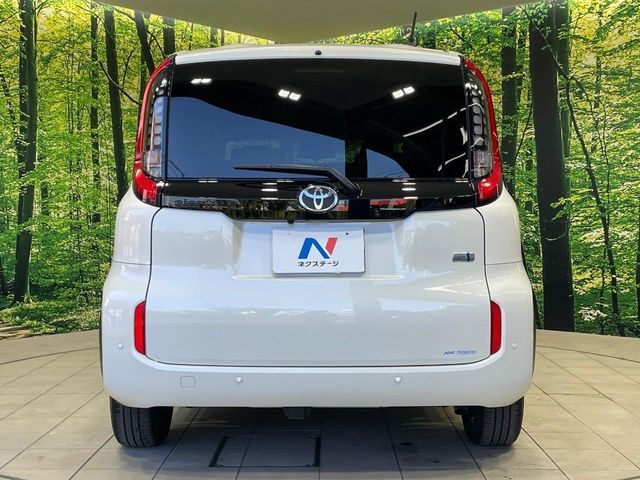 TOYOTA SIENTA HYBRID 2023