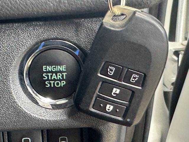 TOYOTA HIACE van 2WD 2022