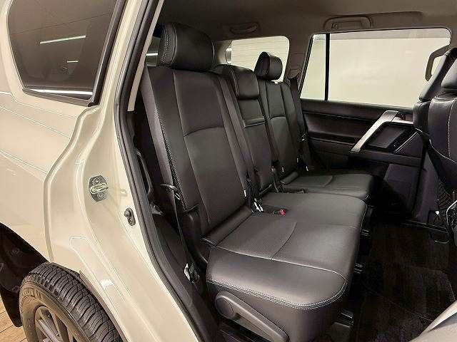 TOYOTA LANDCRUISER PRADO 2023