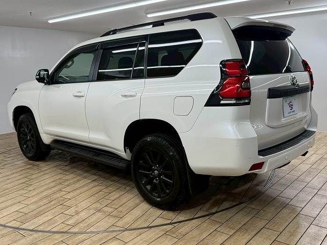 TOYOTA LANDCRUISER PRADO 2023