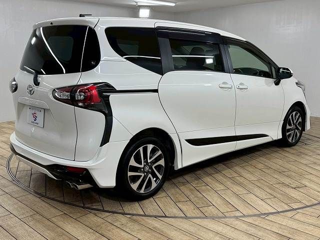 TOYOTA SIENTA 2018