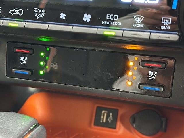 TOYOTA RAV4 4WD 2023