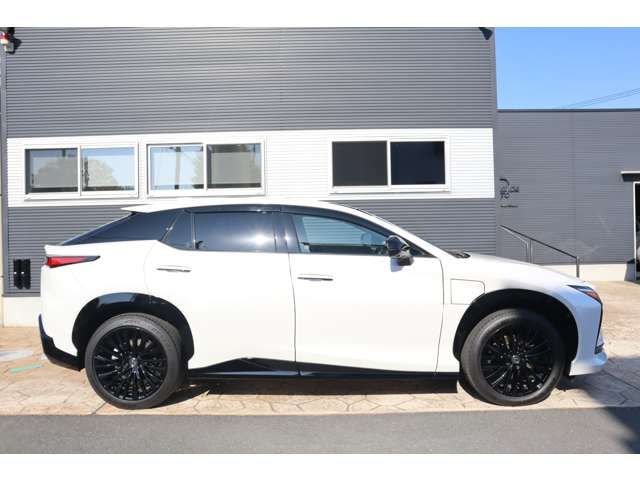 TOYOTA LEXUS RZ450e 2023