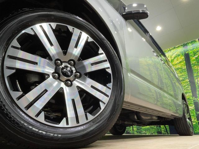 MITSUBISHI DELICA D:5 4WD 2024