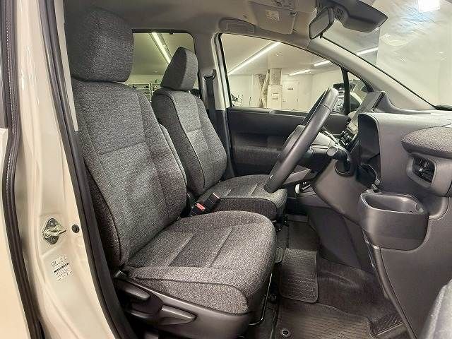 TOYOTA SIENTA HYBRID 2023