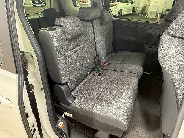 TOYOTA SIENTA HYBRID 2023