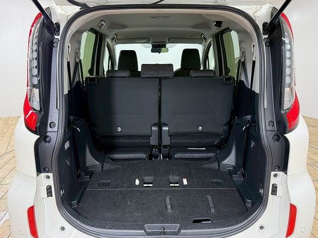 TOYOTA SIENTA HYBRID 2023