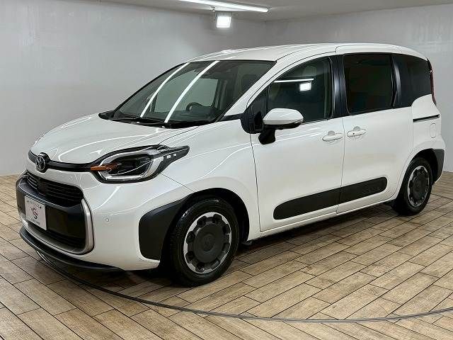 TOYOTA SIENTA HYBRID 2023