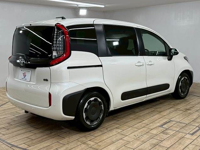 TOYOTA SIENTA HYBRID 2023