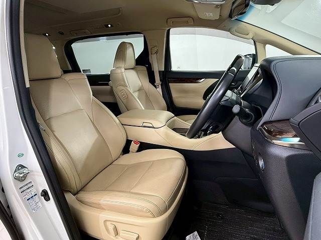 TOYOTA ALPHARD hybrid 4WD 2018