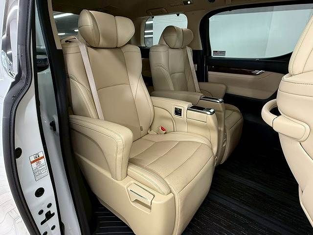 TOYOTA ALPHARD hybrid 4WD 2018
