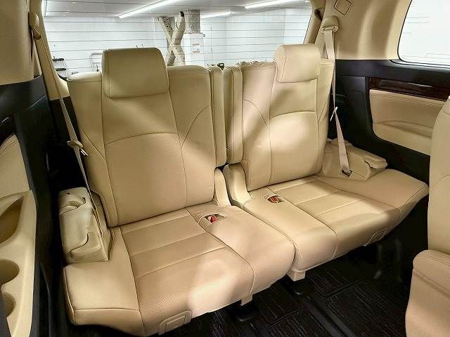 TOYOTA ALPHARD hybrid 4WD 2018