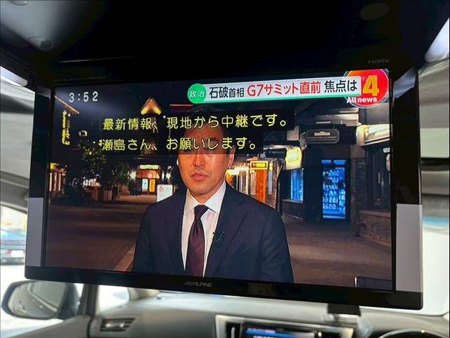 TOYOTA VELLFIRE 2016