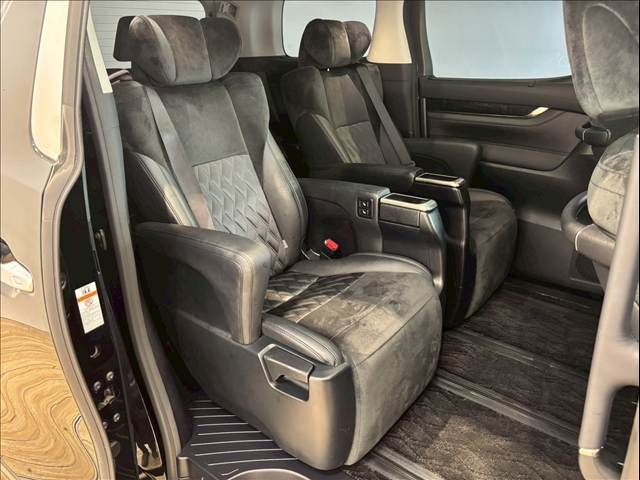 TOYOTA VELLFIRE 2016