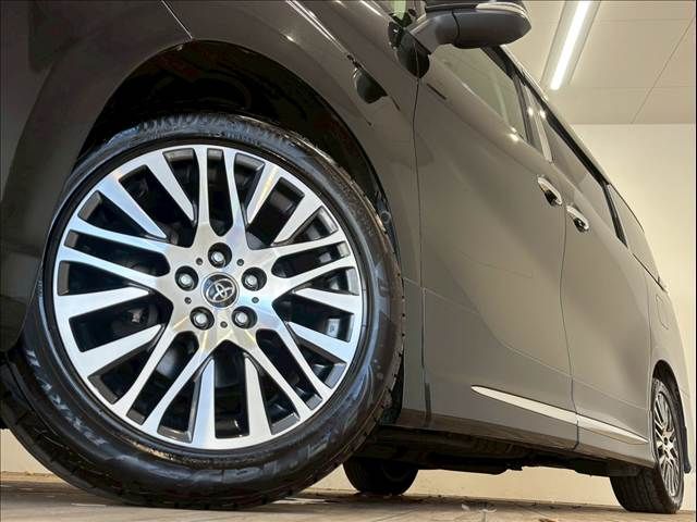 TOYOTA VELLFIRE 2016