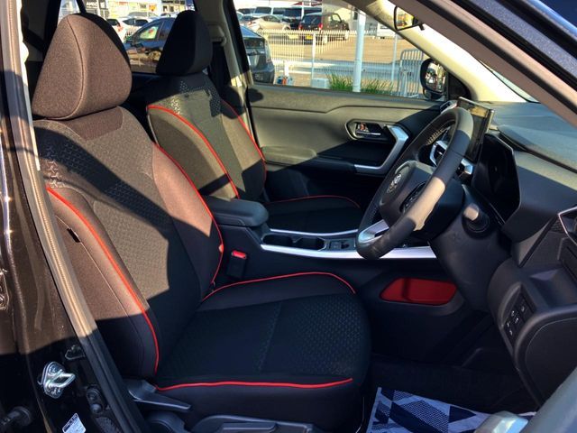 TOYOTA RAIZE HYBRID 2022