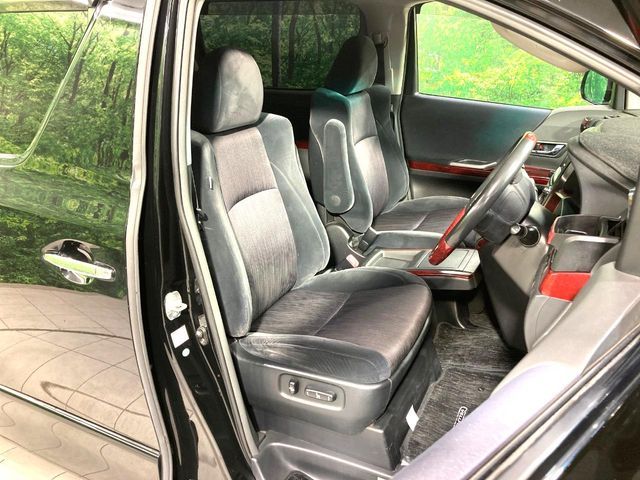 TOYOTA VELLFIRE 2008