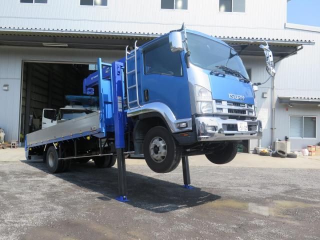 ISUZU FORWARD 2009