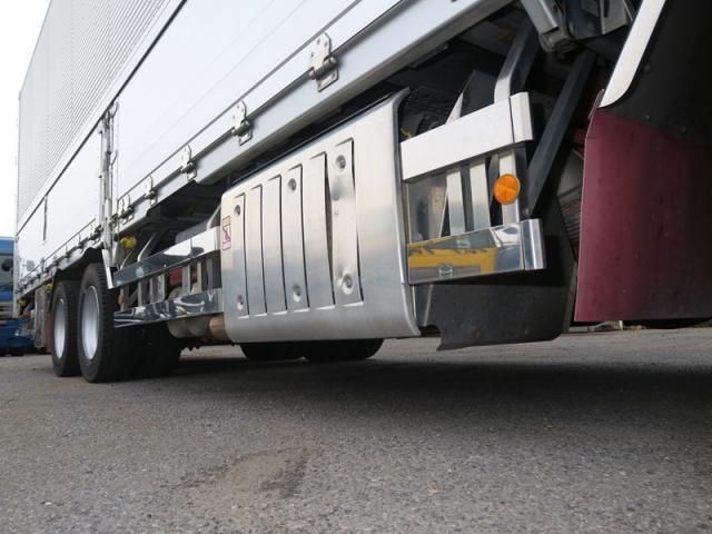 MITSUBISHI FUSOU SUPER GREAT 2017