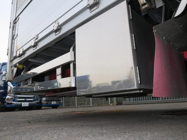 MITSUBISHI FUSOU SUPER GREAT 2017