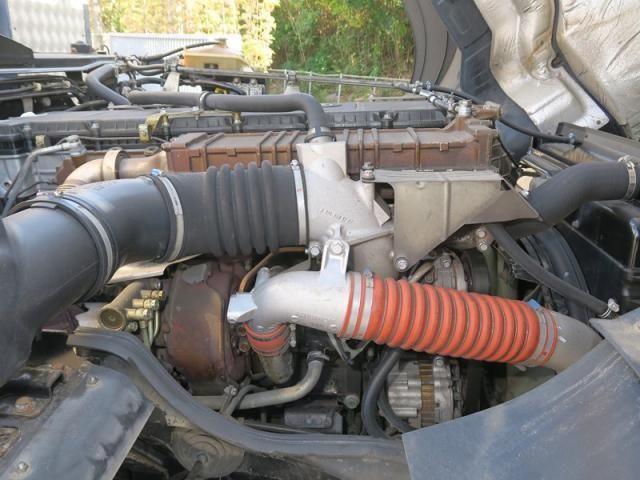 MITSUBISHI FUSOU SUPER GREAT 2010