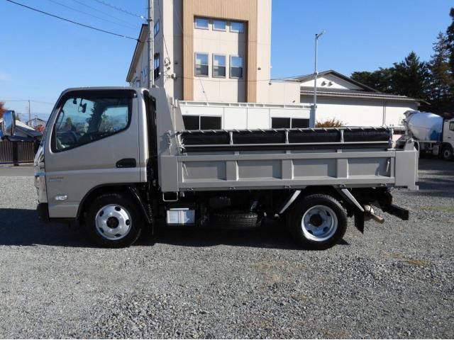 MITSUBISHI CANTER 2022