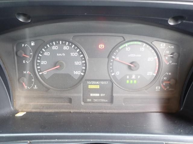 MITSUBISHI FUSOU SUPER GREAT 2013