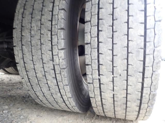 MITSUBISHI FUSOU SUPER GREAT 2013