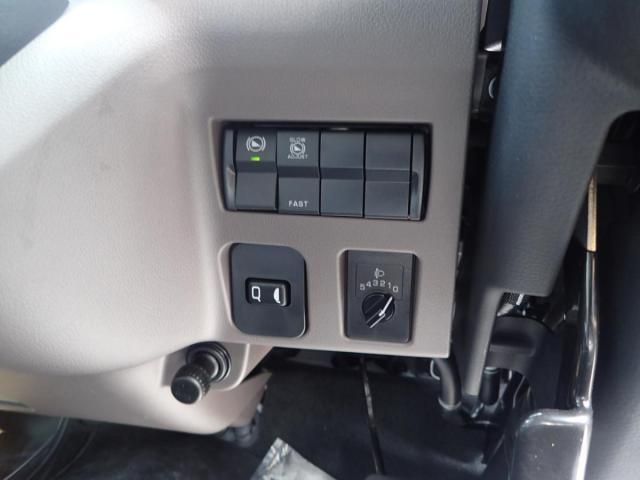 MITSUBISHI CANTER 2025