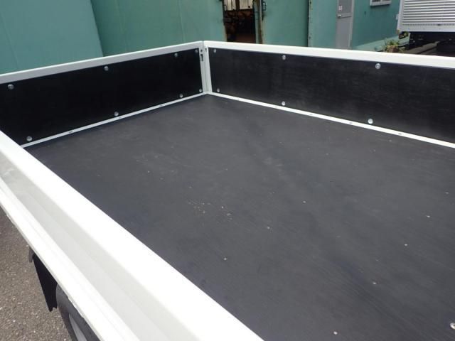 MITSUBISHI CANTER 2025