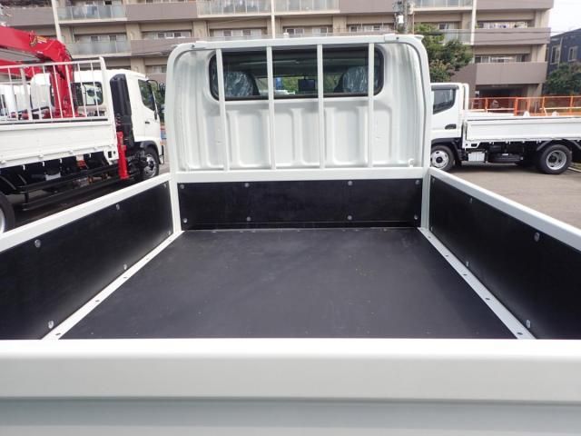 MITSUBISHI CANTER 2025