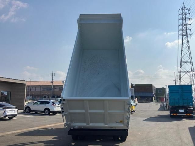 MITSUBISHI FUSOU SUPER GREAT 2024