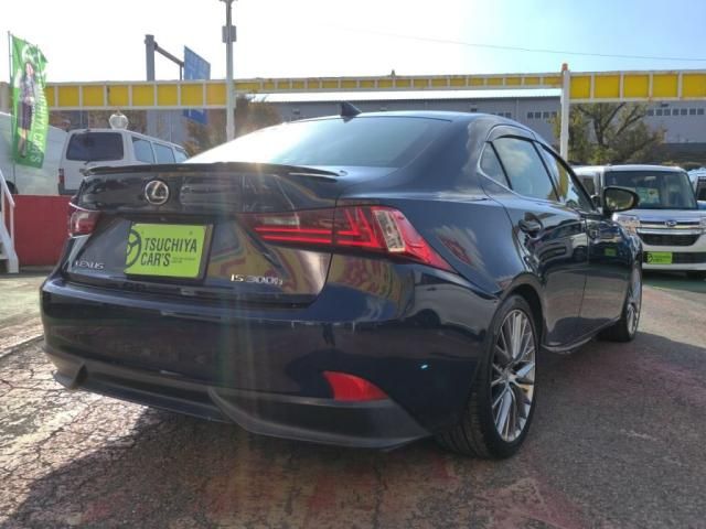 TOYOTA LEXUS IS300h 2014